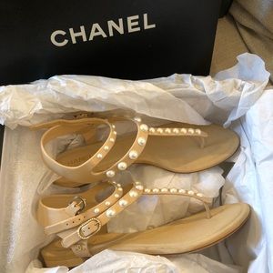 Chanel beige sandal with pearl detail